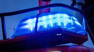 Die Feuerwehr war zwei Stunden lang beschäftigt. (Symbolbild) Die Feuerwehr war zwei Stunden lang beschäftigt. (Symbolbild)