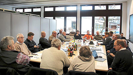 Kuschelig war es bei der letzten Bauausschusssitzung des Jahres in der neuen Au&szlig;enstelle des Landratsamtes.