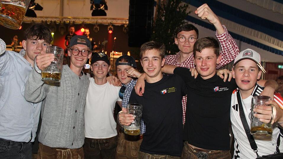 Zur Musik von Headless wurde ausgelassen gefeiert.