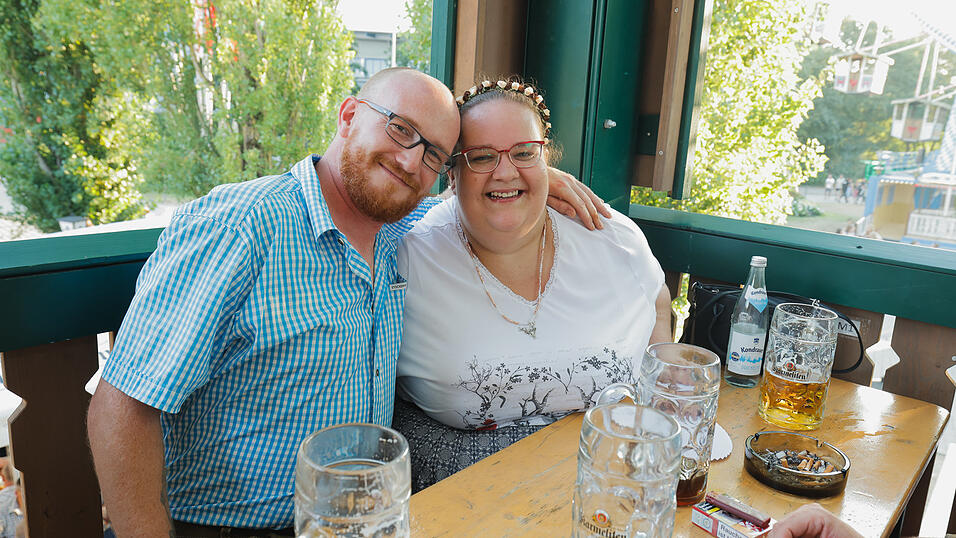 Die Partybilder vom Dienstag, 13. August 2024, aus dem Festzelt Nothaft. Die Partybilder vom Dienstag, 13. August 2024, aus dem Festzelt Nothaft.