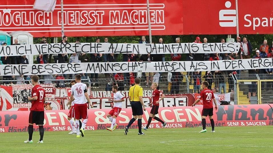 Die Spruchbänder der Jahnfans beim Spiel gegen den Chemnitzer FC. (Foto: Fabian Roßmann) Die Spruchbänder der Jahnfans beim Spiel gegen den Chemnitzer FC. (Foto: Fabian Roßmann)