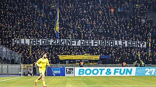 Fans von Eintracht Braunschweig haben protestiert.