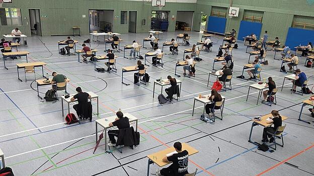 In dieser Woche steht der &bdquo;Quali&ldquo; auf dem Programm. Die Mittelsch&uuml;ler bei ihren Pr&uuml;fungen.