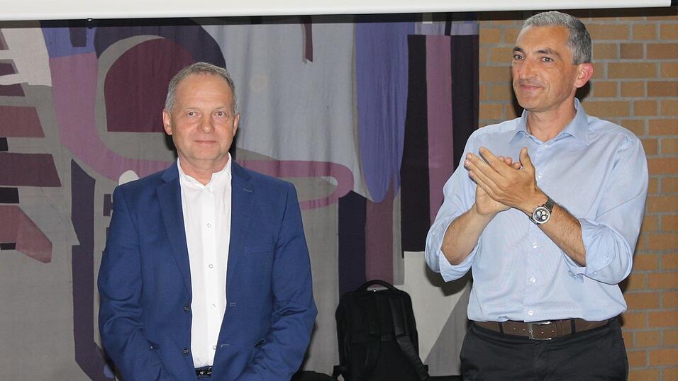 Günther Weinberger geht in den Ruhestand und wurde verabschiedet. Günther Weinberger geht in den Ruhestand und wurde verabschiedet.