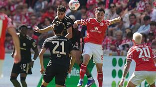 Die Meister-Bayern fanden in Mainz lange Zeit nicht ins Spiel - drehten dann aber auf.