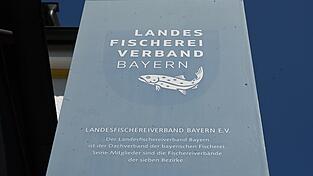 Die Pr&auml;sidenten der Bezirksverb&auml;nde des Landesfischereiverbandes wollen den amtierenden Pr&auml;sidenten abberufen.