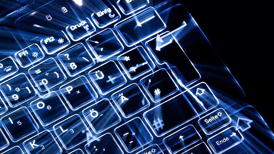 Das Datennetz der Berliner Verwaltung war tagelang Ziel eines Hackerangriffs. (Symbolbild) Das Datennetz der Berliner Verwaltung war tagelang Ziel eines Hackerangriffs. (Symbolbild)