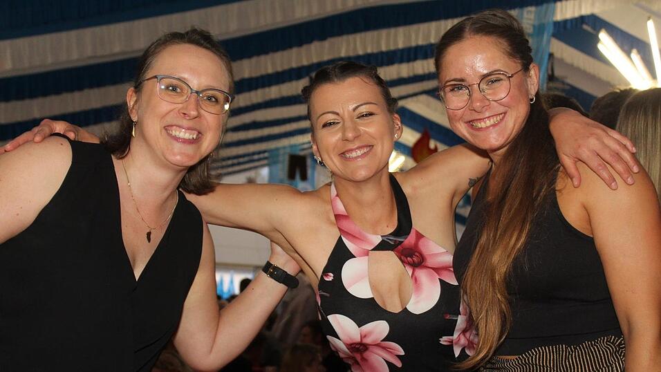 Zur Musik von Headless wurde ausgelassen gefeiert.