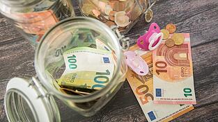 der Kindersofortzuschlag beträgt 25 Euro Monat. der Kindersofortzuschlag beträgt 25 Euro Monat.