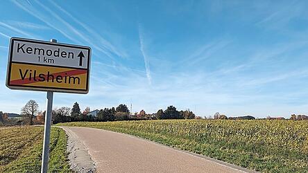 In Kemoden entsteht an der Gemeindestraße eine Wohnbebauung mit sechs Parzellen. In Kemoden entsteht an der Gemeindestraße eine Wohnbebauung mit sechs Parzellen.