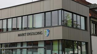 Die Marktgemeinde muss mit deutlich weniger Steuereinnahmen zurechtkommen. Die Marktgemeinde muss mit deutlich weniger Steuereinnahmen zurechtkommen.