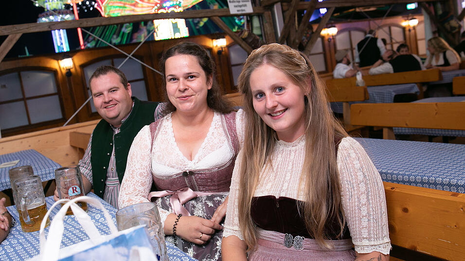 Die Partybilder vom Sonntag, 17. August, aus dem Festzelt Reisinger. Die Partybilder vom Sonntag, 17. August, aus dem Festzelt Reisinger.