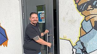 Die Tür zum Jugendtreff ist wieder offen, Alexander Braun ist der neue Stadtjugendpfleger. Die Tür zum Jugendtreff ist wieder offen, Alexander Braun ist der neue Stadtjugendpfleger.