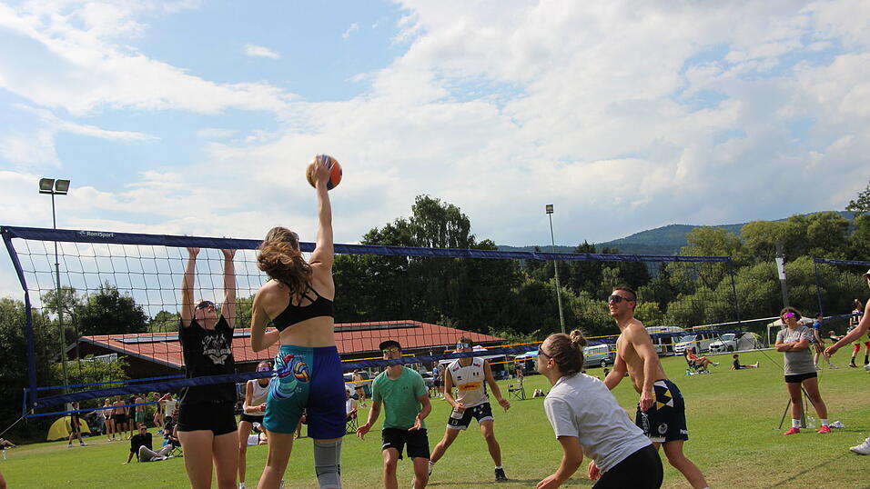 Beim Drachen-Cup hat es flotte und technisch sauber gespielte Begegnungen zu sehen.