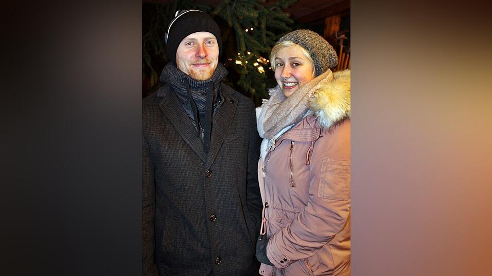 Der Christkindlmarkt und die Weihnachtspyramide geh&ouml;ren in der Adventszeit zu den beliebtesten Treffpunkten in Landshut.