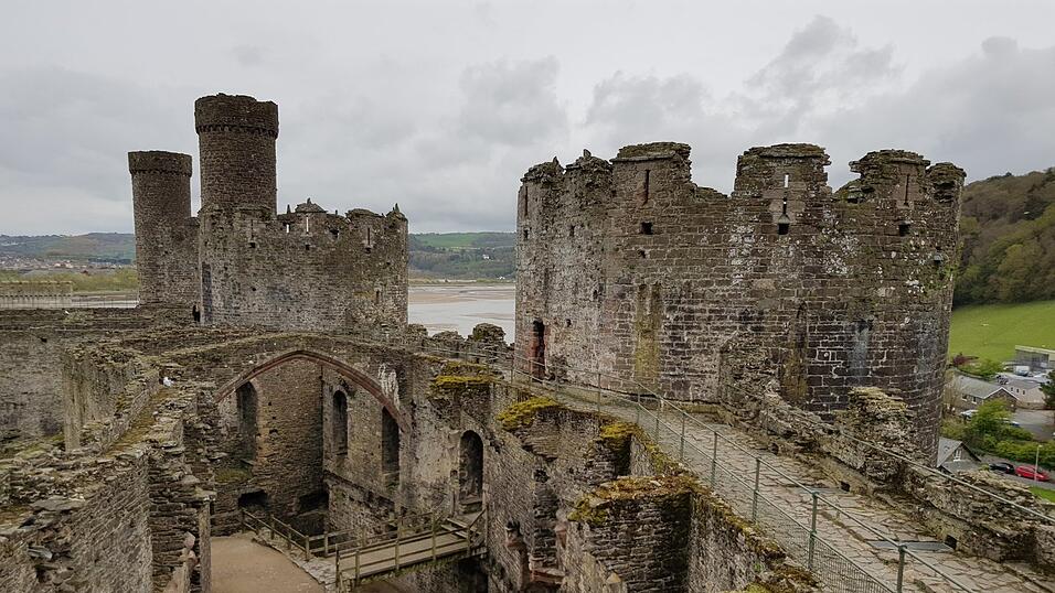 Die teuerste Festungsanlage aus dem 13. Jahrhundert: Conwy Castle am gleichnamigen Fluss. Der walisische Nationalheld Owain Glyndwr schaffte es dennoch, die gewaltige Burg vor&uuml;bergehend in seine Gewalt zu bringen.