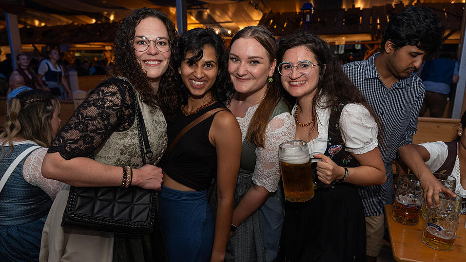 Die Partybilder vom Freitag, 18. August 2023, aus dem Festzelt Reisinger. Die Partybilder vom Freitag, 18. August 2023, aus dem Festzelt Reisinger.