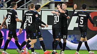 Torjubel beim SC Paderborn: Der Aufsteiger erzielte gegen Hoffenheim seine ersten Treffer. Torjubel beim SC Paderborn: Der Aufsteiger erzielte gegen Hoffenheim seine ersten Treffer.