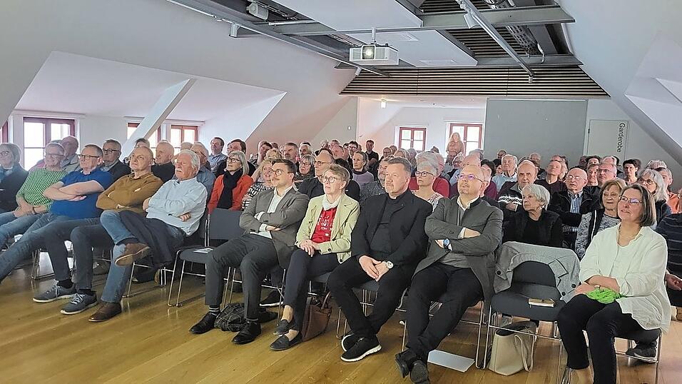 Die Besucher konnten auf den alten Bildern vieles wiedererkennen.