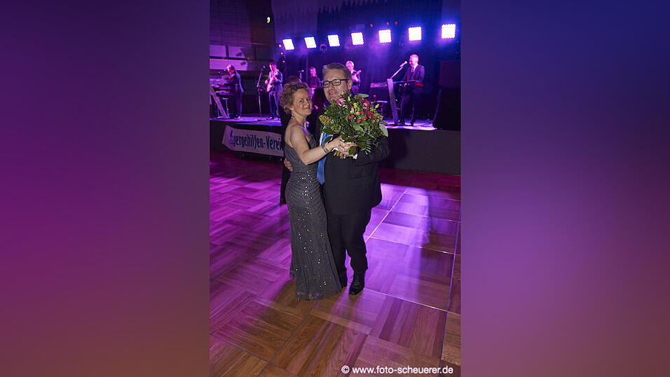 Die Metzgerzunft hat am Samstagabend in die Joseph-von-Fraunhofer-Halle eingeladen. Die Metzgerzunft hat am Samstagabend in die Joseph-von-Fraunhofer-Halle eingeladen.