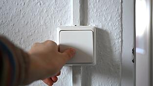 Die Stromrechnung von Haushalten soll niedriger werden. (Symbolbild)