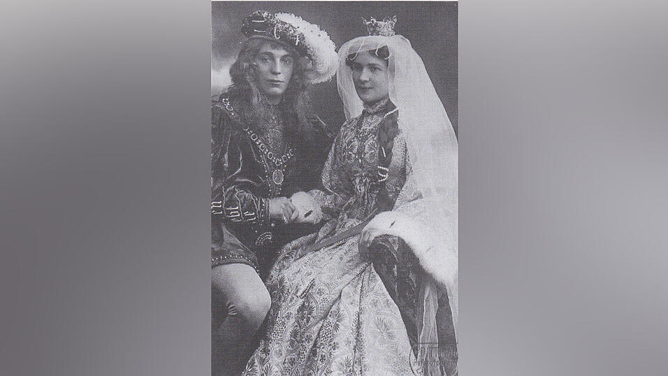 Das 40. Brautpaar der Landshuter Hochzeit wurde am Montag vorgestellt. Damit reiht es sich in eine Schar illustrer Paare ein. Eines von ihnen hat sogar geheiratet.