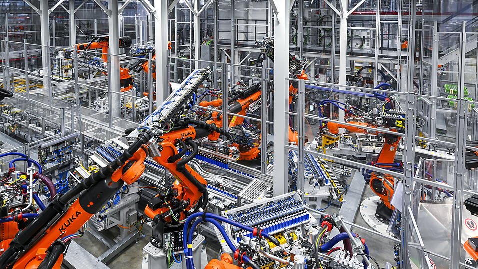 Die Hochvoltbatterien sind das Kernstück der Neuen Klasse. Die Hochvoltbatterien sind das Kernstück der Neuen Klasse.