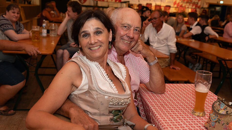 Die Partybilder vom Sonntag, 20. August 2023, aus dem Festzelt Greindl. Die Partybilder vom Sonntag, 20. August 2023, aus dem Festzelt Greindl.