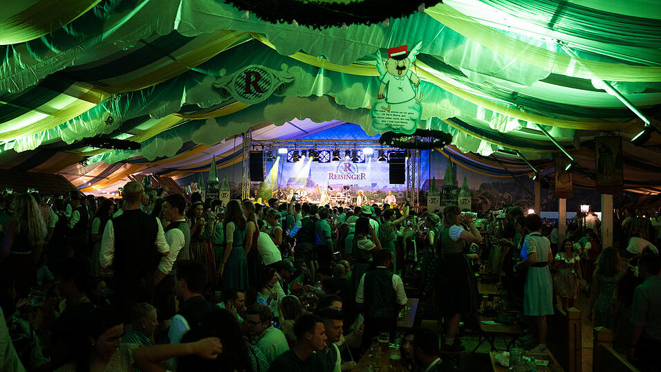 Die Partybilder vom Samstg, 19. August 2023, aus dem Festzelt Reisinger. Die Partybilder vom Samstg, 19. August 2023, aus dem Festzelt Reisinger.