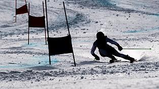 Im Ski-Weltcup wird es künftig nach einem Beschluss des Weltverbandes FIS Geschlechtertests geben. (Archivfoto)