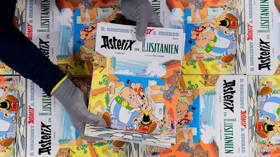 Ausgaben des neuen Asterix-Bandes Nummer 41. Ausgaben des neuen Asterix-Bandes Nummer 41.