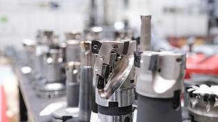 Für Deutschlands Maschinenbauer läuft vor allem das Geschäft mit den USA schlecht - Handelshürden und Zölle belasten. (Symbolbild)