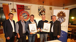 Bürgermeister Herbert Sporrer (v. l.), zweiter Vorsitzender des Kulturvereins Georg Erhardsberger, Franz Spies, Ludwig Hochhäusl und Vorsitzender Walter Heidl Bürgermeister Herbert Sporrer (v. l.), zweiter Vorsitzender des Kulturvereins Georg Erhardsberger, Franz Spies, Ludwig Hochhäusl und Vorsitzender Walter Heidl
