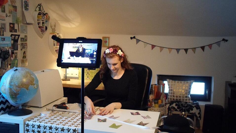 Tamara dreht als 'Puzzle Flake' unter anderem Bastelvideos.