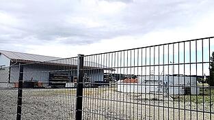 Die Einfriedung der Kläranlage.