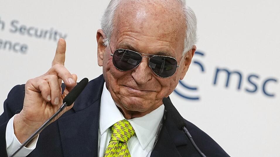 Ischinger erinnerte schmunzelnd an Macrons Sonnenbrillen-Moment.