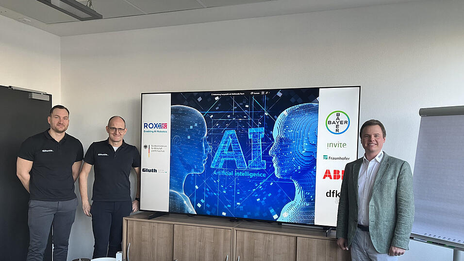 Die Verantwortlichen des RoX-Forschungsprojekts bei Gluth arbeiten an einer wegweisenden Technologie (von links): Projektleiter Stefan Wagner, Technischer Leiter und Prokurist Thomas Hohenwarter sowie Geschäftsführer Johannes Sigl. Die Verantwortlichen des RoX-Forschungsprojekts bei Gluth arbeiten an einer wegweisenden Technologie (von links): Projektleiter Stefan Wagner, Technischer Leiter und Prokurist Thomas Hohenwarter sowie Geschäftsführer Johannes Sigl.
