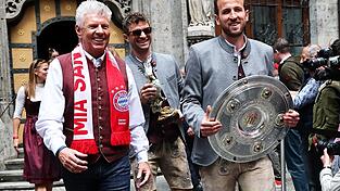 In der BR-Sendung sagte Dieter Reiter (links), dass er nach der Kritik dar&uuml;ber nachdenke, die Posten beim FC Bayern niederzulegen. (Archivbild)