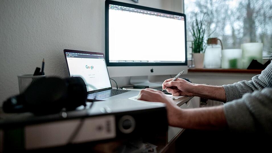 Die Arbeit im Homeoffice erleichtert es Beschäftigten, Beruf und Privatleben zu vereinbaren.