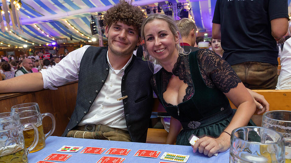 Die Partybilder vom Dienstag, 11. August, aus dem Festzelt Wenisch. Die Partybilder vom Dienstag, 11. August, aus dem Festzelt Wenisch.