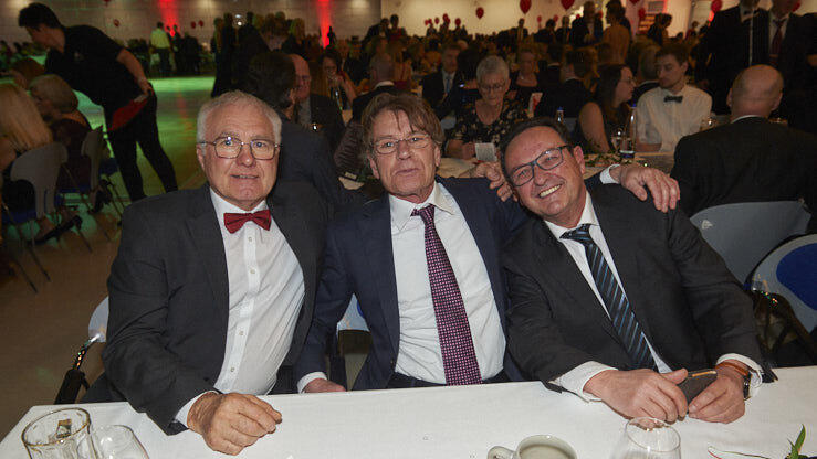 Mit dem SPD-Ball wurde am Samstag die Ballsaison in Straubing eröffnet. Mit dem SPD-Ball wurde am Samstag die Ballsaison in Straubing eröffnet.