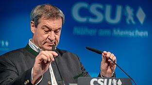 Die Fokussierung auf das Flüchtlingsthema stehe nicht im Zusammenhang mit der bevorstehenden Wahl, sagte Söder. 'Lampedusa kennt keine bayerische Landtagswahl.'