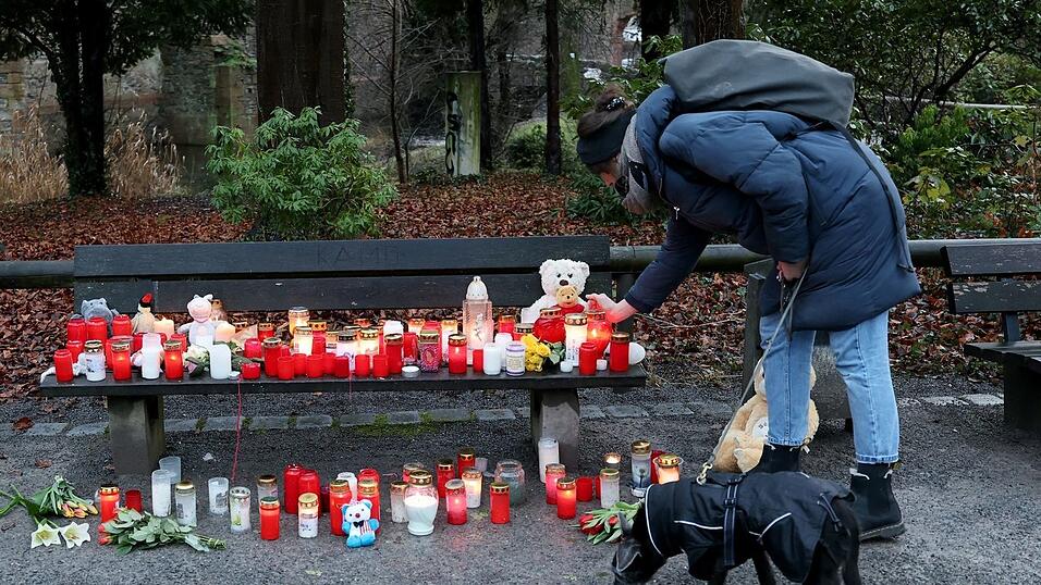 Die Betroffenheit in Aschaffenburg ist nach dem tödlichen Angriff auf die Kindergartengruppe groß. Die Betroffenheit in Aschaffenburg ist nach dem tödlichen Angriff auf die Kindergartengruppe groß.