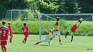 Herrliche Spielszenen mit gro&szlig;artiger Torh&uuml;terleistung.