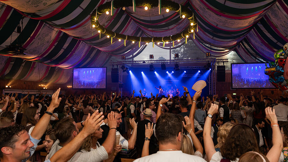 Die Partybilder vom Freitag, 16. August 2024, aus dem Festzelt Weckmann. Die Partybilder vom Freitag, 16. August 2024, aus dem Festzelt Weckmann.