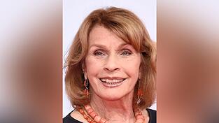 Die Schauspielerin Senta Berger lächelt - dazu war ihr bei ihrem jüngsten Dreh nicht immer zu Mute. Ihr war übel, die Knie zitterten. Die Schauspielerin Senta Berger lächelt - dazu war ihr bei ihrem jüngsten Dreh nicht immer zu Mute. Ihr war übel, die Knie zitterten.