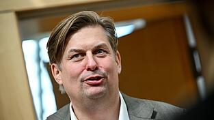 Maximilian Krah, AfD-Europaabgeordneter, ist ein 'persönlicher Bekannter' der Fürstin. Maximilian Krah, AfD-Europaabgeordneter, ist ein 'persönlicher Bekannter' der Fürstin.
