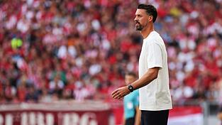 Erstes Bundesligaspiel als Trainer: Sandro Wagner.