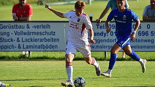 F&uuml;r den TSV Seebach mit Philipp Macht (im wei&szlig;en Trikot) steht das schwere Ausw&auml;rtsspiel in Lam an.