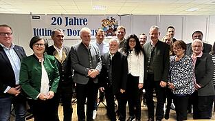 Der CSU Ortsverband Ittling mit Ehrengästen und Bundesminister Alois Rainer (4.v.l.) sowie Ortsvorsitzender Michele Flor (8.v.l.) und Oberbürgermeister Markus Pannermayr (10.v.l.). Der CSU Ortsverband Ittling mit Ehrengästen und Bundesminister Alois Rainer (4.v.l.) sowie Ortsvorsitzender Michele Flor (8.v.l.) und Oberbürgermeister Markus Pannermayr (10.v.l.).